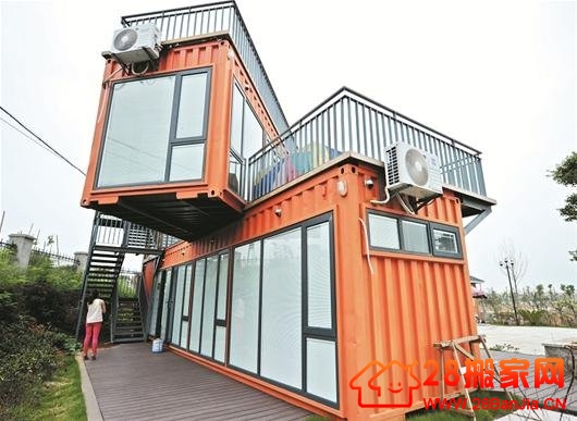 武汉闹市现集装箱咖啡馆_搬家新闻_武汉28搬家网