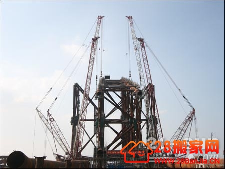 特雷克斯两产品联袂蓬莱巨涛导管架组件吊装_搬家新闻_武汉28搬家